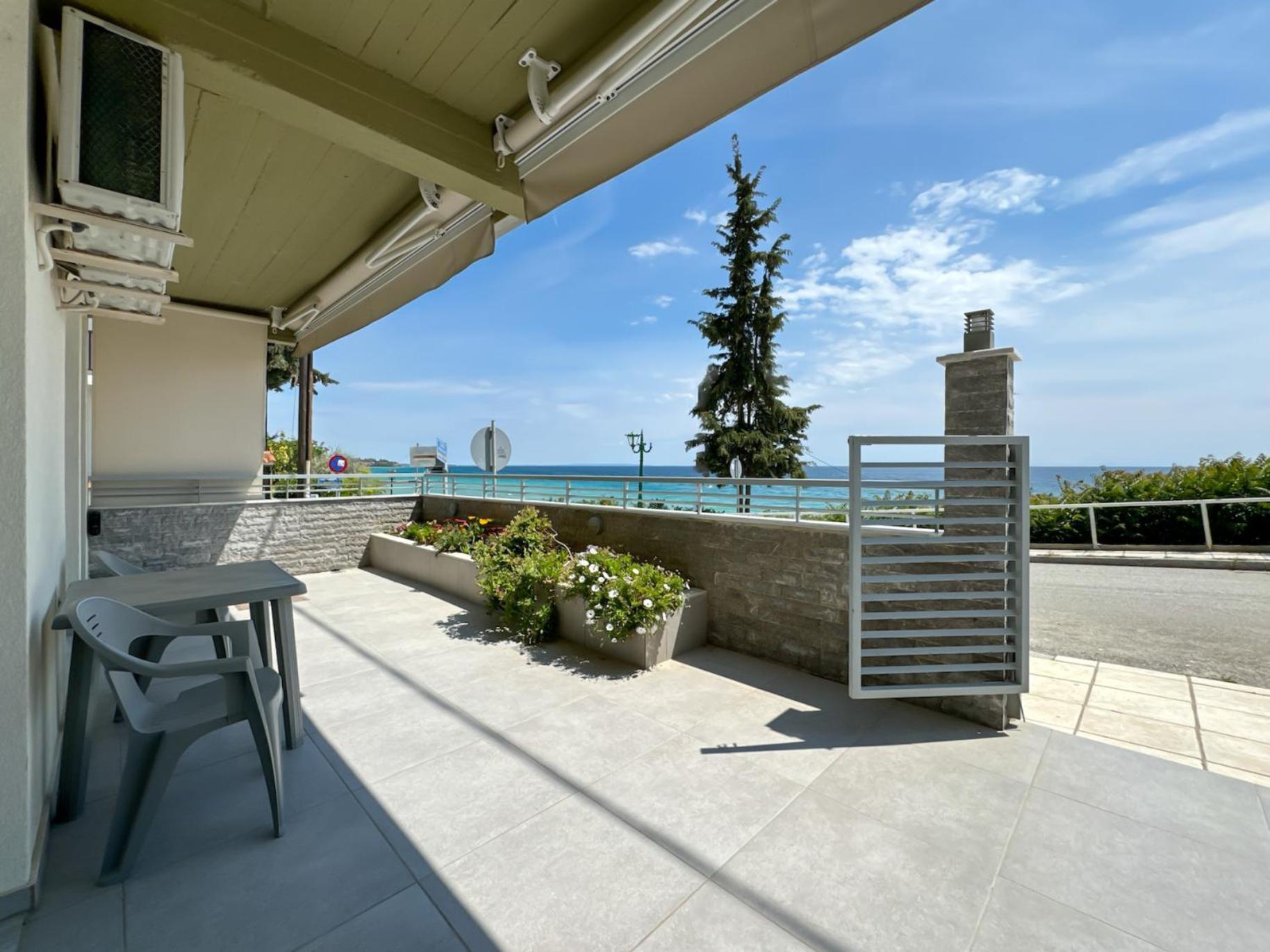 Blue Horizon 2 Apartment Nea Kallikrateia Bagian luar foto